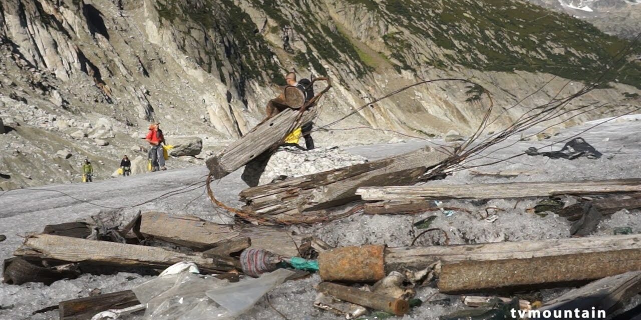 Limpiando Mer de Glace en Chamonix